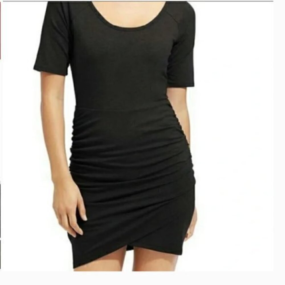 Athleta Seeker Tee-Shirt Ruched Sides Black Dress